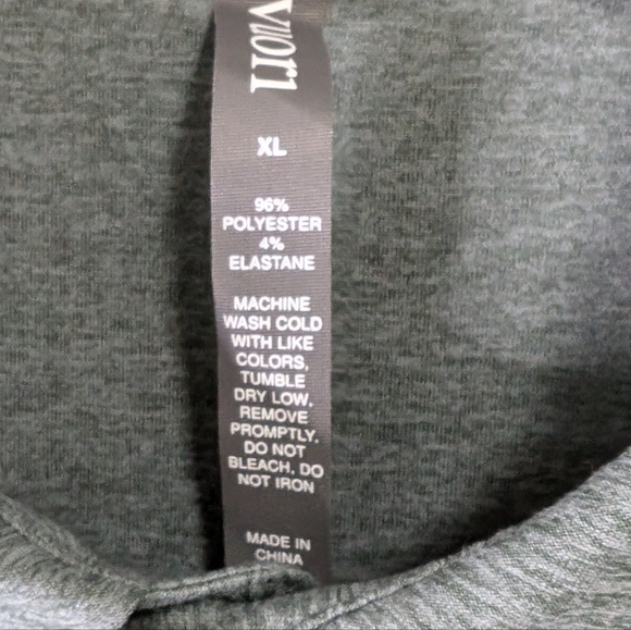 Vuori...Strato Tech Polo Performance Shirt.... Size XL - Picture 3 of 10